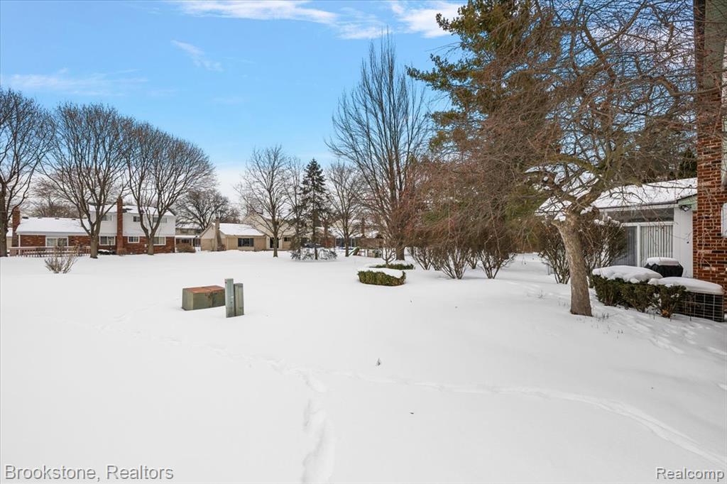 5138 Hale Drive, Troy, MI 48085 — Photo 43