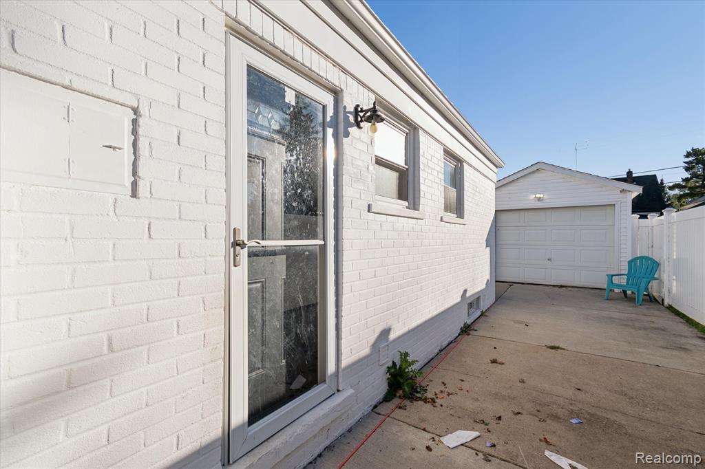 901 Cora Street, Wyandotte, MI 48192 — Photo 34
