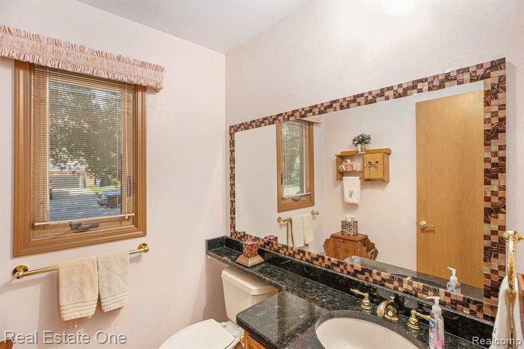 5208 Crowfoot Drive, Troy, MI 48085 — Photo 13