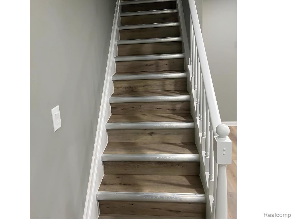 29600 CITY CENTER Drive, 4, Warren, MI 48093 — Photo 11