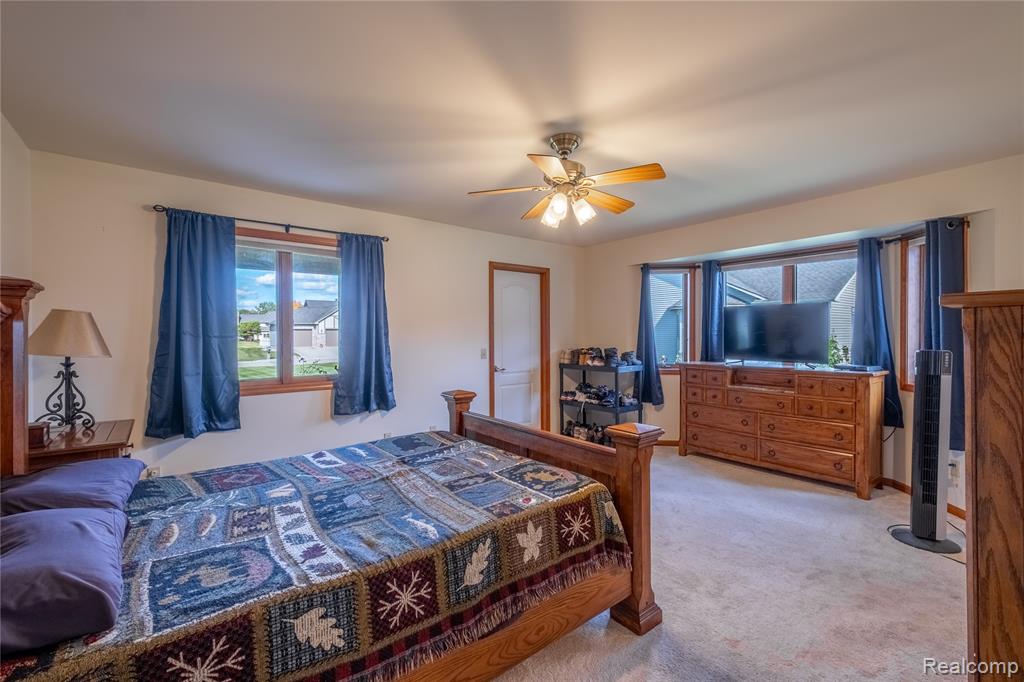 5355 Wyndemere Common Square, Swartz Creek, MI 48473 — Photo 17