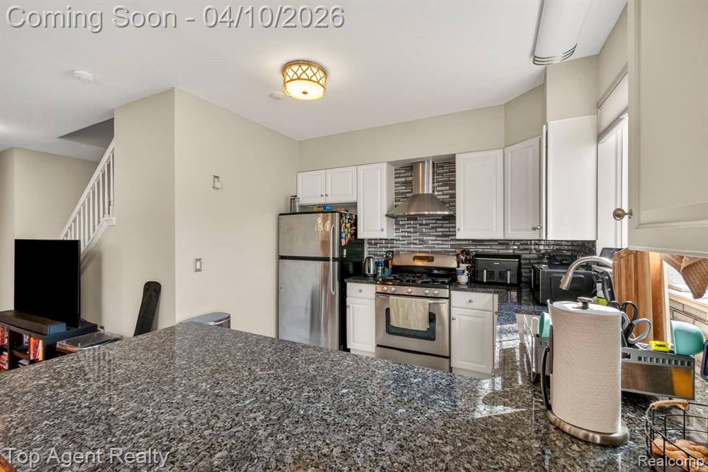 41567 Glade Road, 20, Canton, MI 48187 — Photo 16