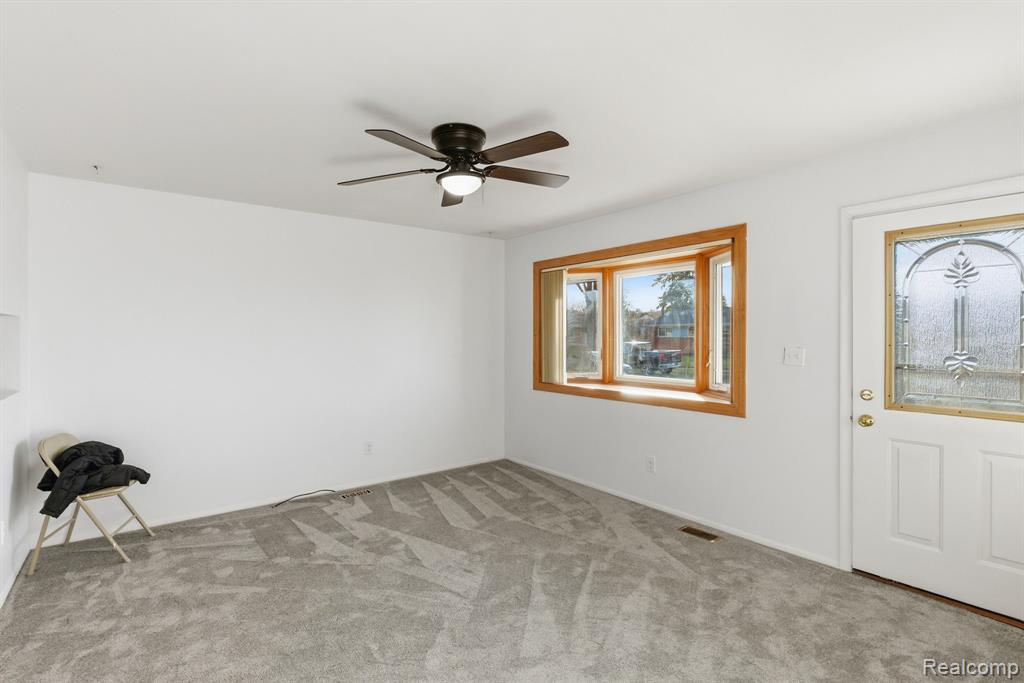 42142 Betley Drive, Sterling Heights, MI 48313 — Photo 9