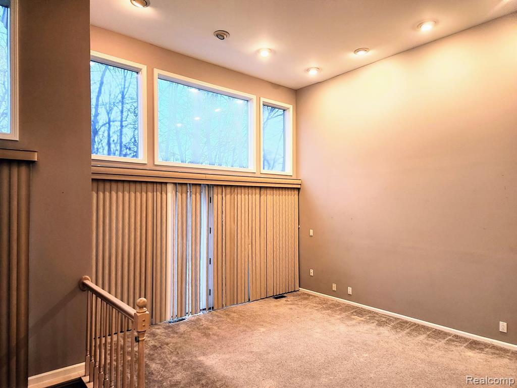 5326 ROYAL VALE Lane, Dearborn, MI 48126 — Photo 5