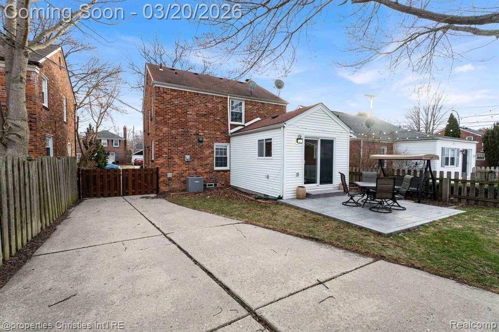 1922 Norwood Drive, Grosse Pointe Woods, MI 48236 — Photo 36