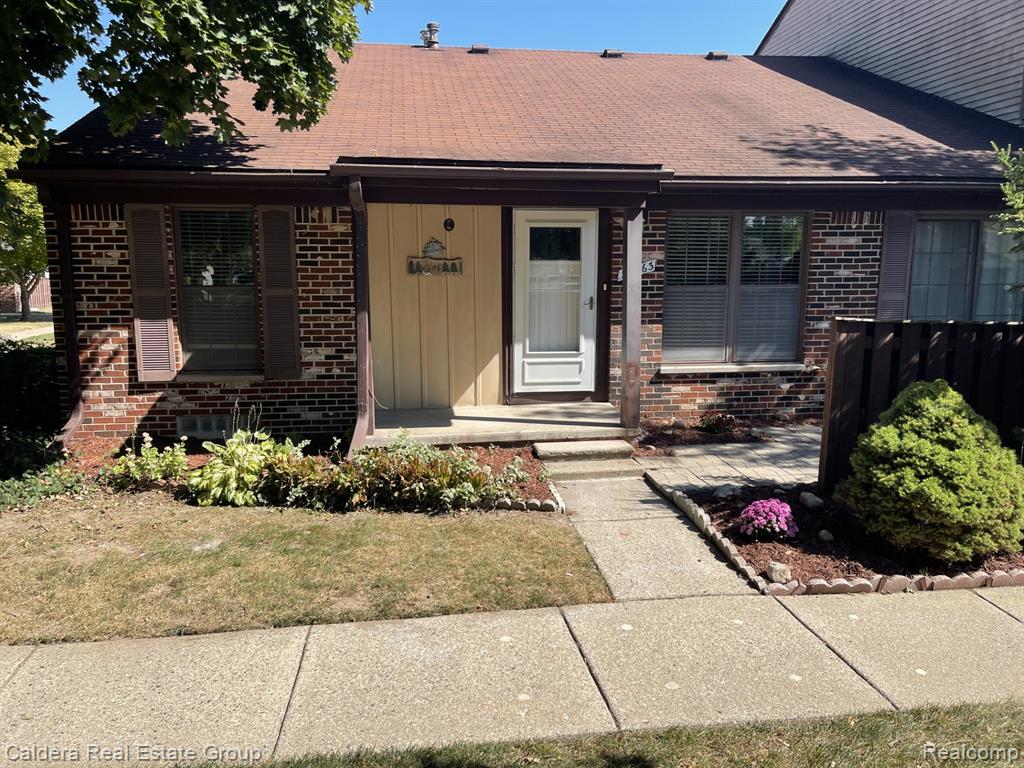 39563 Heatherheath Drive, Clinton Twp, MI 48038 — front exterior