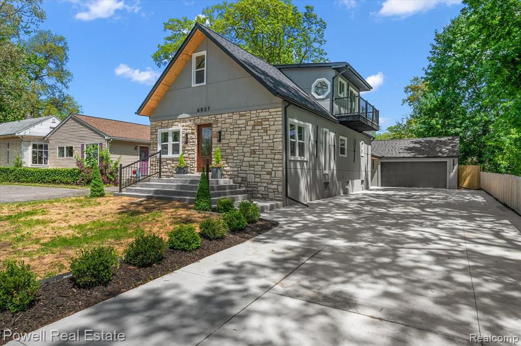 6837 Hatchery Road, Waterford, MI 48327 — front exterior
