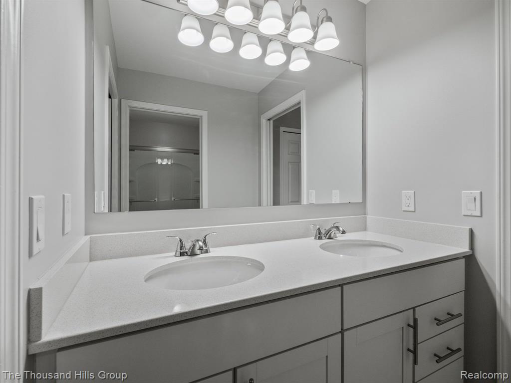 981 CORBIN Road, Rochester Hills, MI 48307 — Photo 17