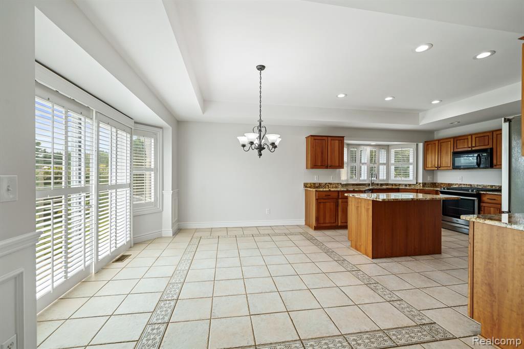 51384 Indian Pointe Drive, Macomb, MI 48042 — Photo 11