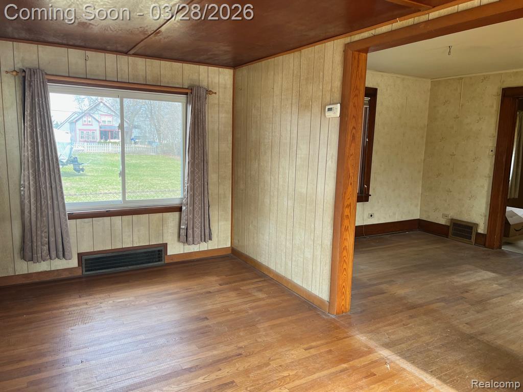 2 Maple Street, Oxford, MI 48371 — Photo 9