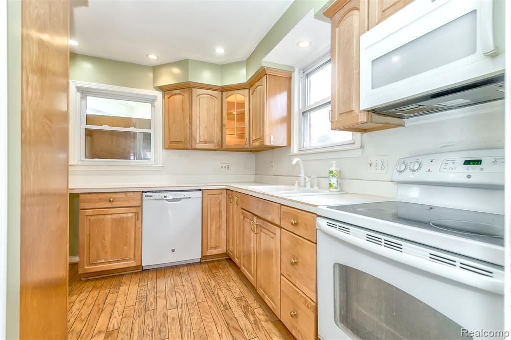 556 N Mildred Street, Dearborn, MI 48128 — Photo 14