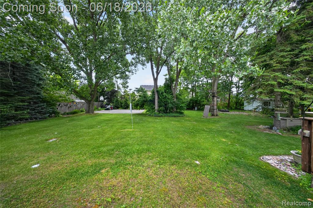 13231 Linda Vista Street, Belleville, MI 48111 — Photo 25