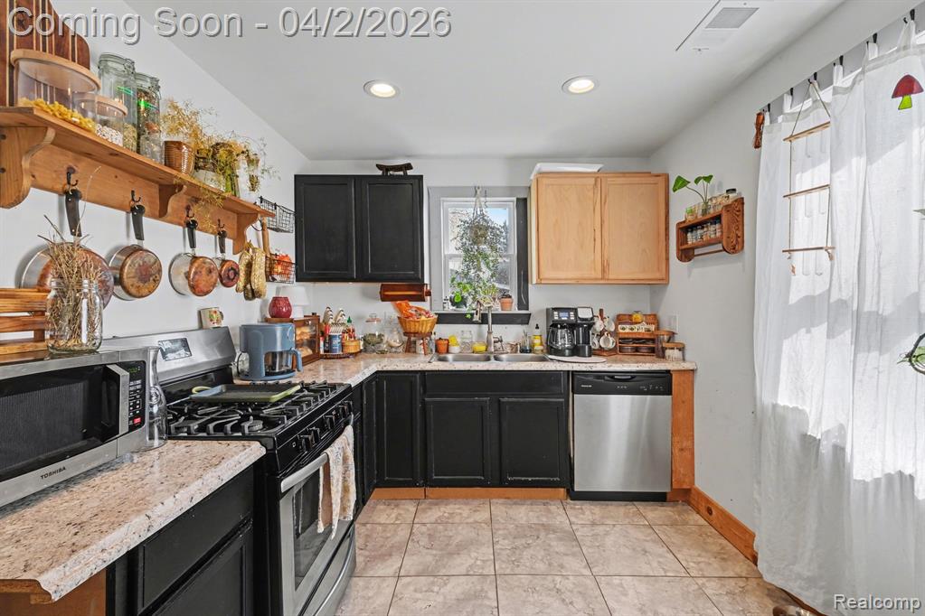 1233 Carman Street, Burton, MI 48529 — Photo 7