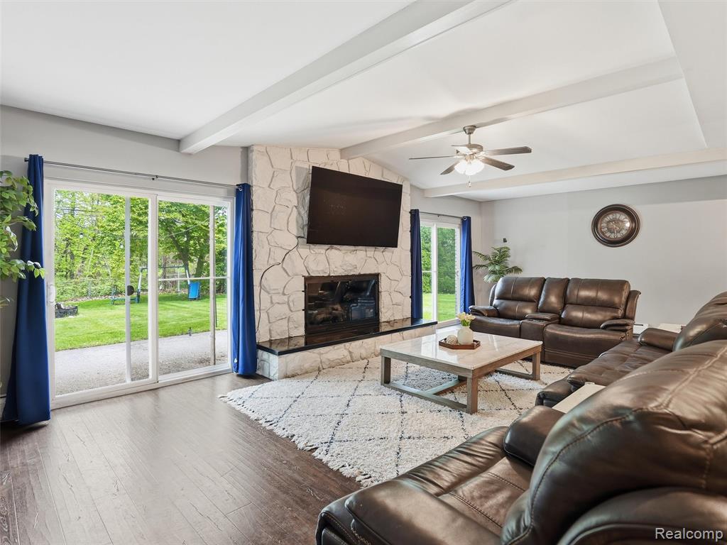 37296 Maple Leaf Court, Clinton Twp, MI 48036 — Photo 9