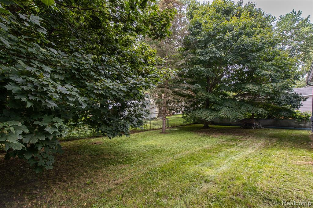 948 McClellan Street, Lake Orion, MI 48362 — Photo 30