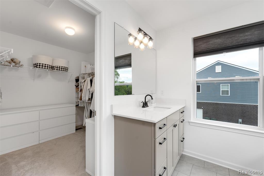 908 S Livernois Road, Rochester Hills, MI 48307 — Photo 29