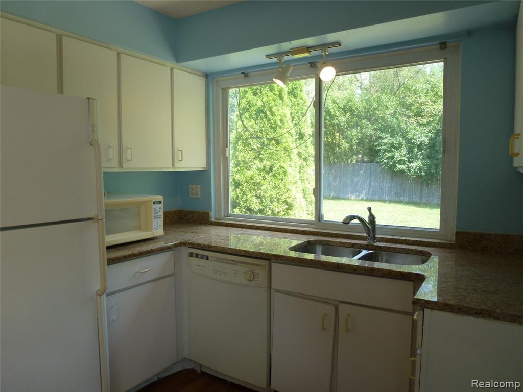 4310 Cypress Drive, Troy, MI 48085 — Photo 6