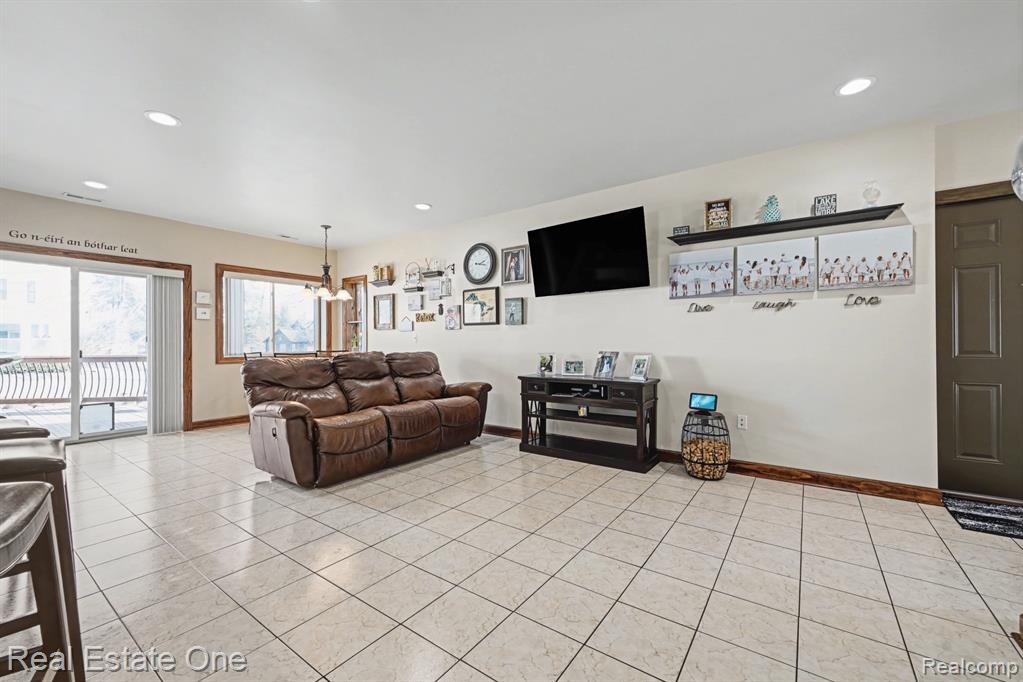 2061 Rosedale Drive, West Bloomfield, MI 48324 — Photo 6