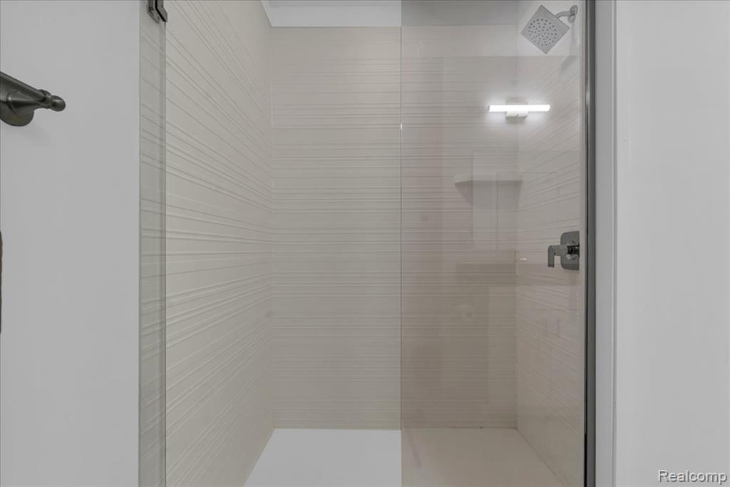 166 OAK Street, Wyandotte, MI, 48192