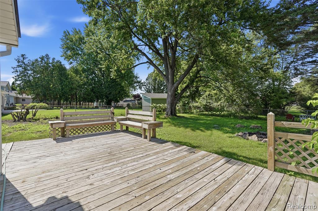 6187 E Maple Avenue, Grand Blanc, MI 48439 — Photo 26