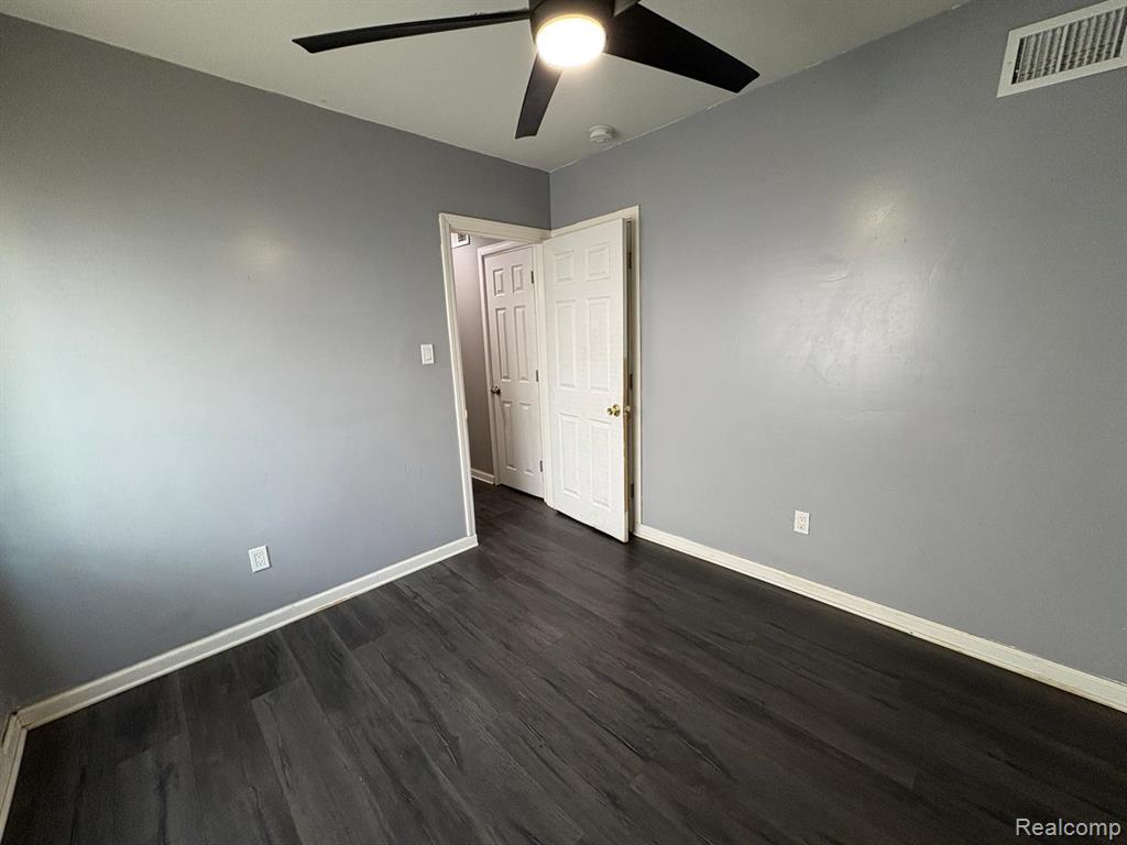 9965 ASBURY Park, Detroit, MI 48227 — Photo 17