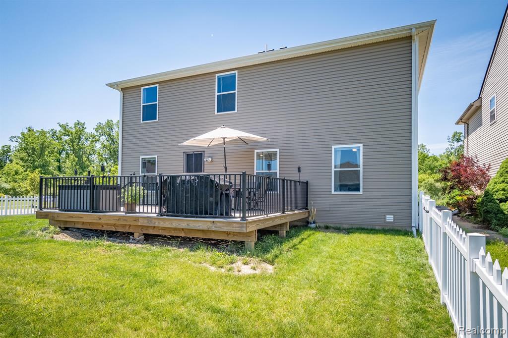 1642 GREENWAY Drive, Ypsilanti, MI 48198 — Photo 45