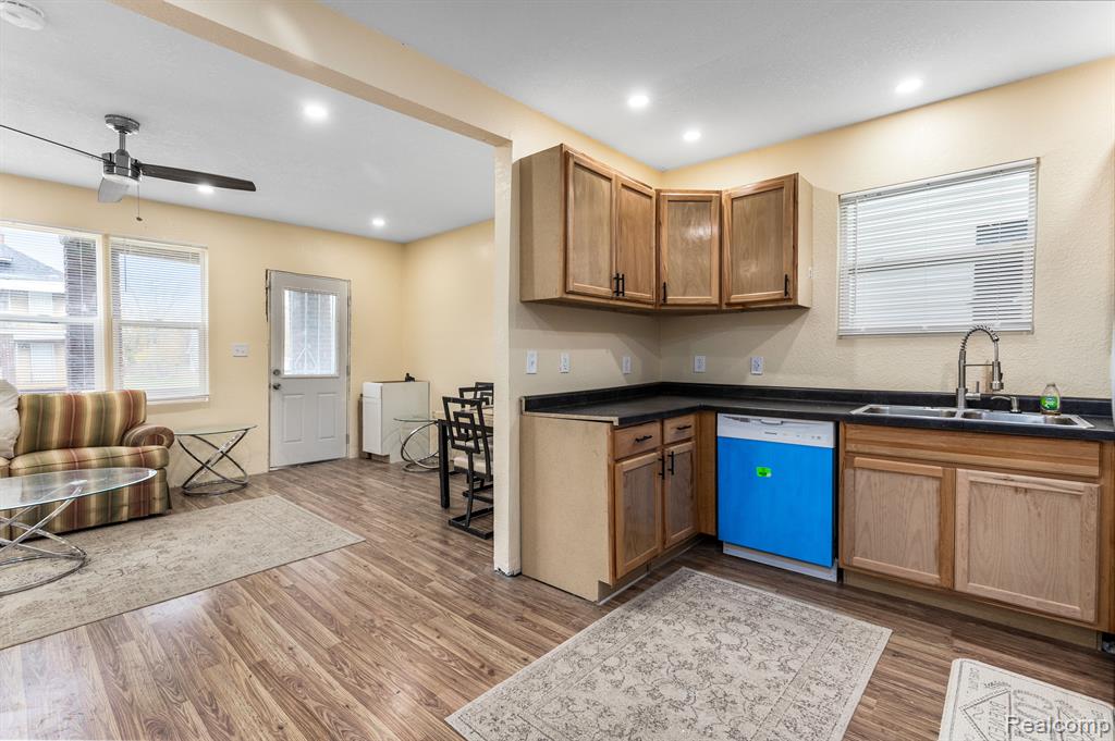 5393 SEEBALDT Street, Detroit, MI 48204 — Photo 6