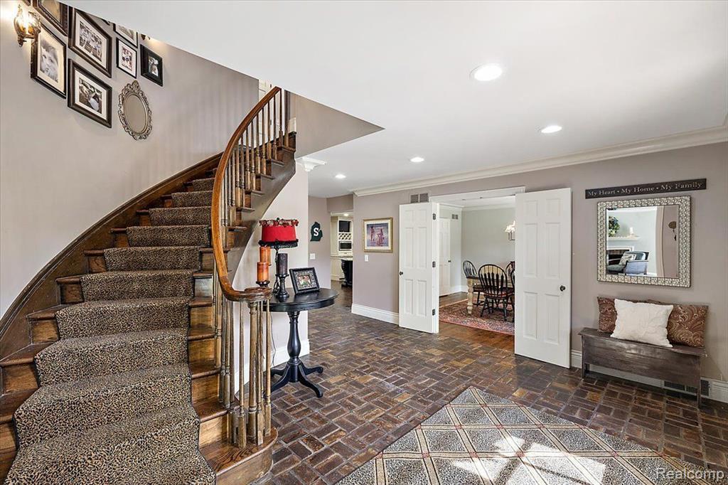 628 BENNINGTON Drive, Bloomfield Hills, MI 48304 — Photo 21
