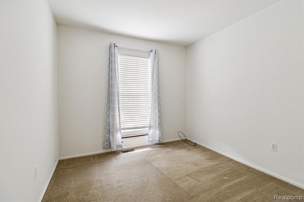 39809 VILLAGE WOOD Lane, Novi, MI — Photo 16