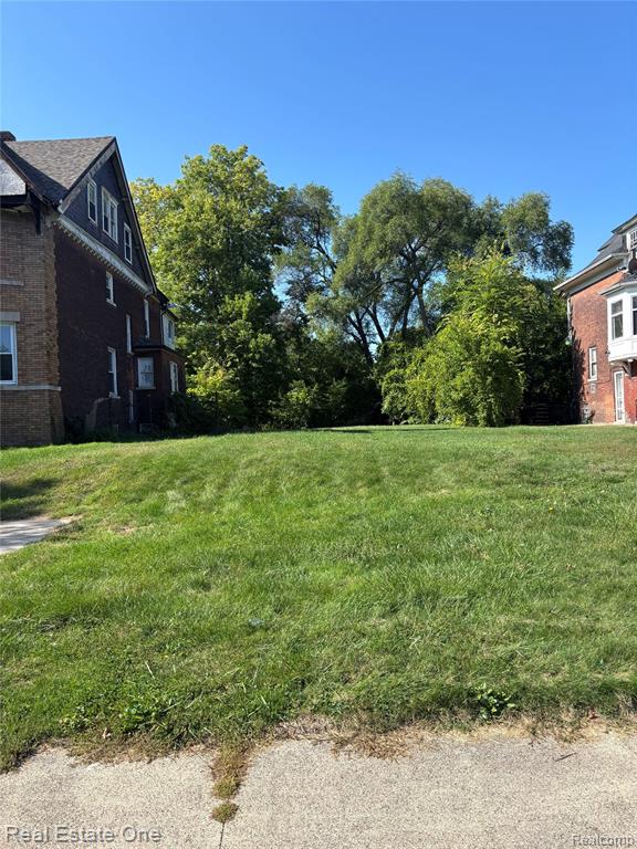 459 E Grand Boulevard, Detroit, MI 48207 — front exterior