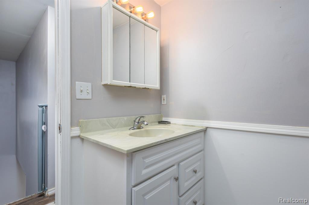 656 Lawson Drive, Lake Orion, MI 48362 — Photo 28