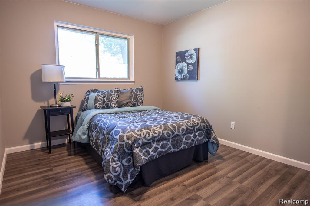 4322 RANDOLPH Street, Wayne, MI 48184 — Photo 12