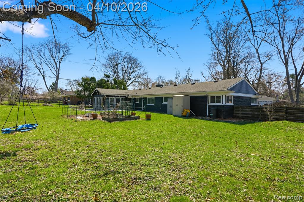 34164 Alta Loma Drive, Farmington, MI 48335 — Photo 25