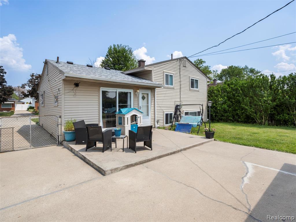 9636 Mueller Street, Taylor, MI 48180 — Photo 17