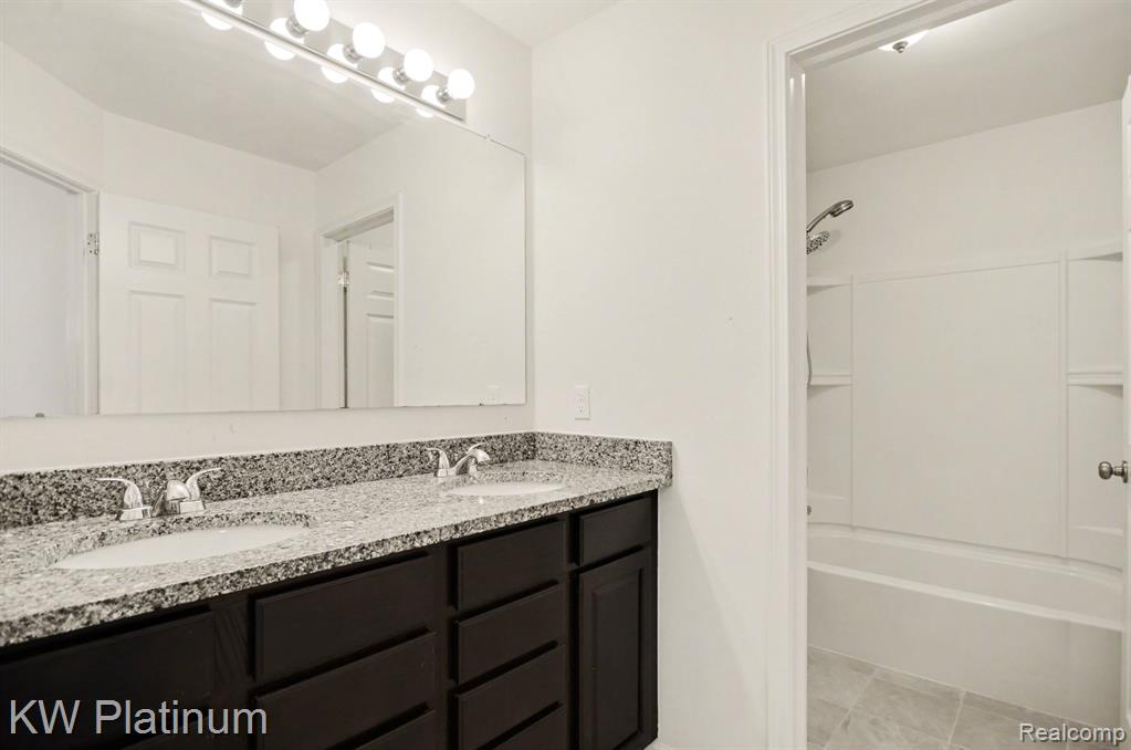 55321 Demaret Drive, Macomb, MI 48042 — Photo 26
