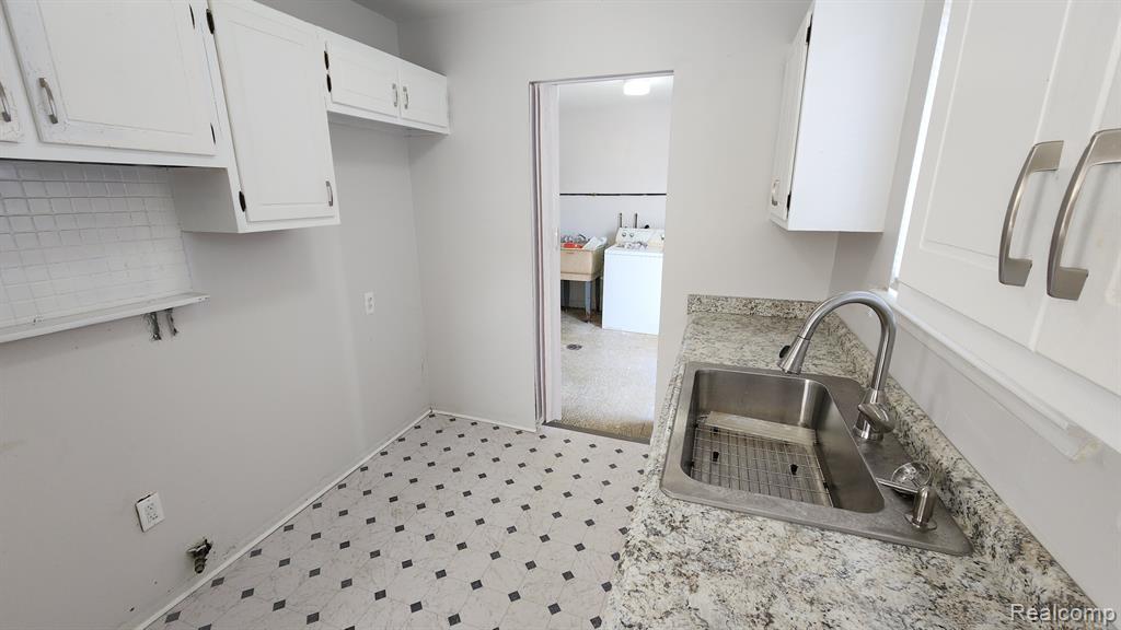 8135 CHALMERS Avenue, Warren, MI 48089 — Photo 2