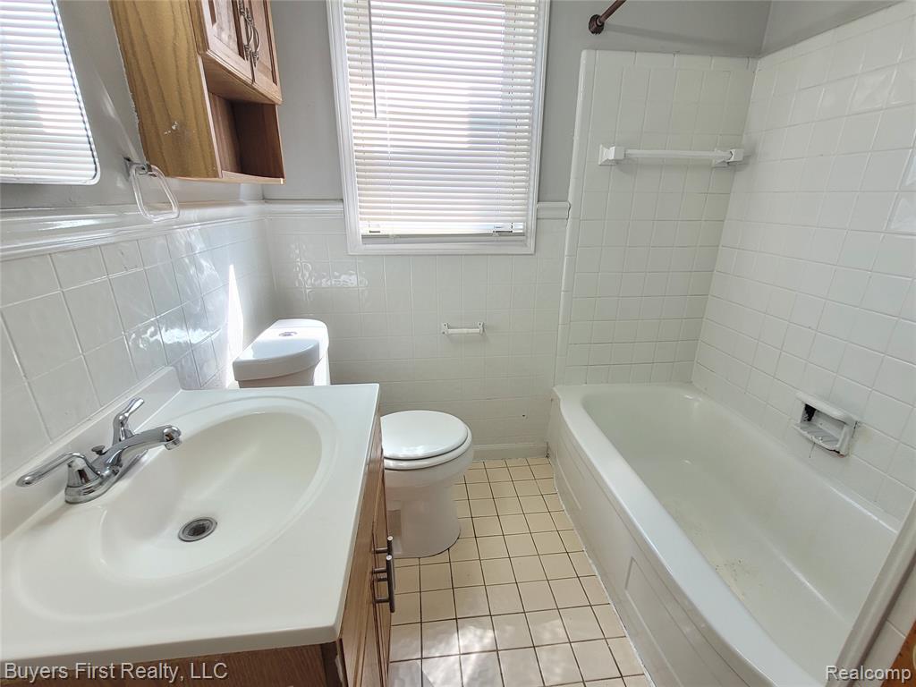 958 Cleveland Avenue, Lincoln Park, MI 48146 — Photo 8