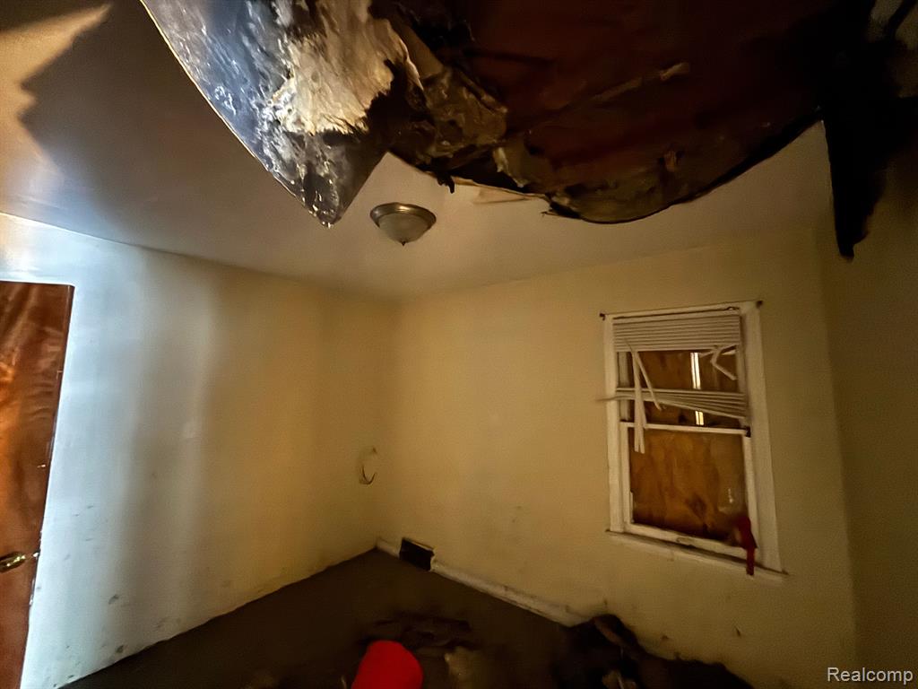 9153 WARD Street, Detroit, MI 48228 — Photo 14