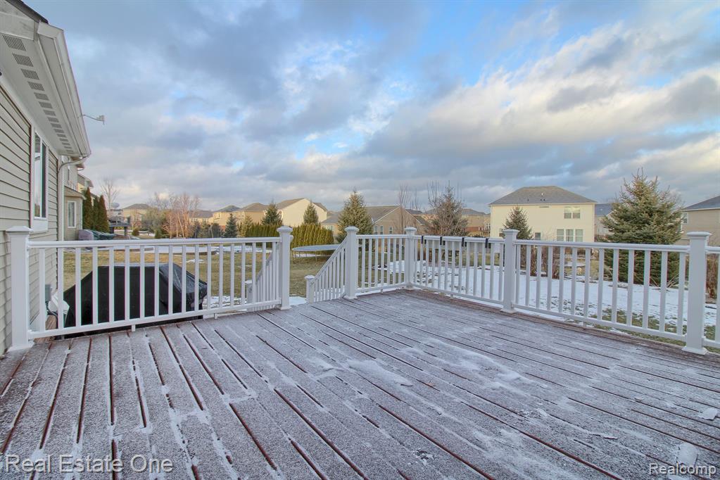 29924 MAGNOLIA Drive, New Hudson, MI 48165 — Photo 35