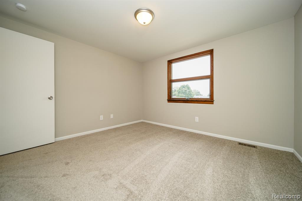 51784 Julies Drive, Clinton Twp, MI 48047 — Photo 57