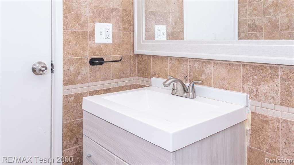 44820 JOY Road, Plymouth, MI 48170 — Photo 36