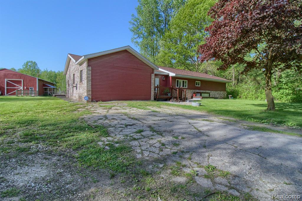 6570 HIVON Road, Carleton, MI 48117 — Photo 2