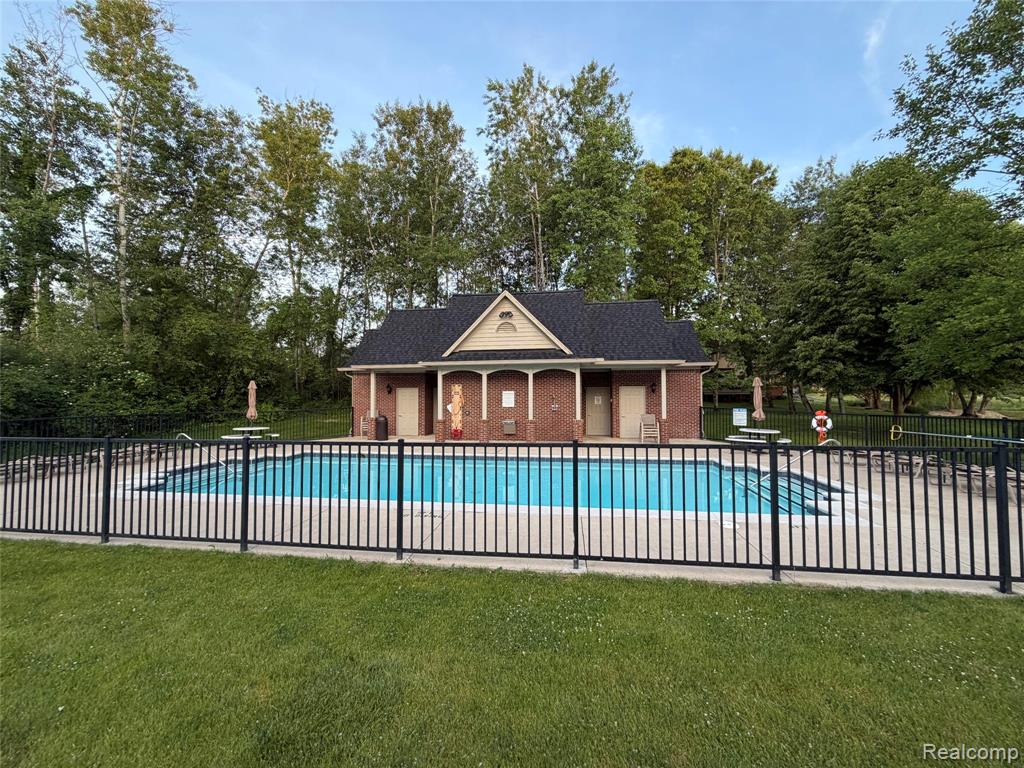 3604 Bay Harbor Drive, 78, Brighton, MI 48114 — Photo 45