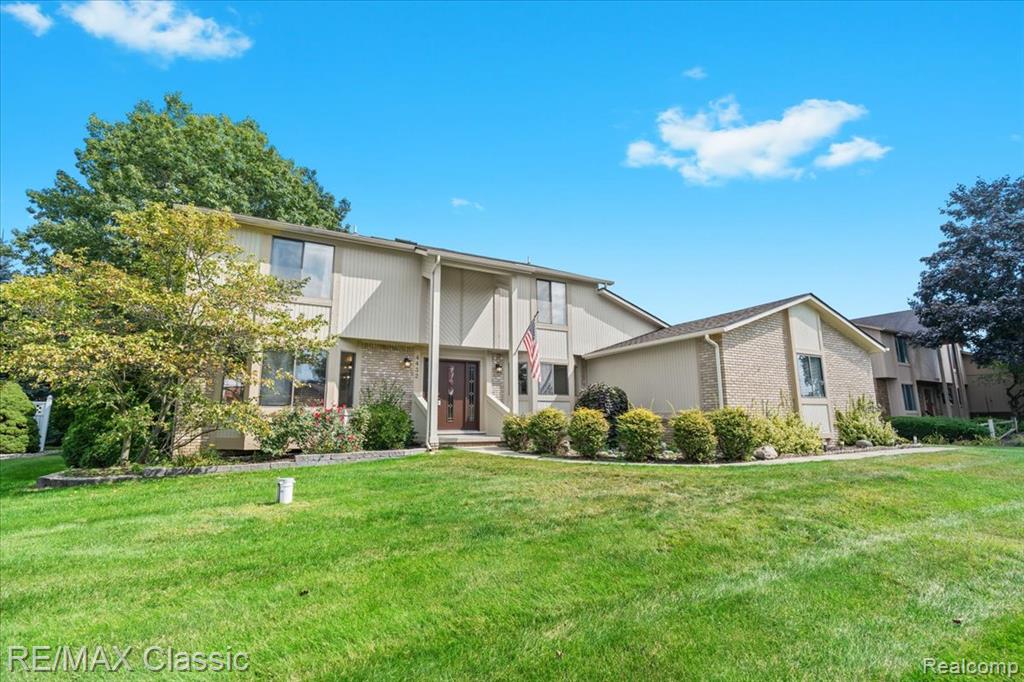 4432 Ravinewood Drive, Commerce Twp, MI 48382 — Photo 5