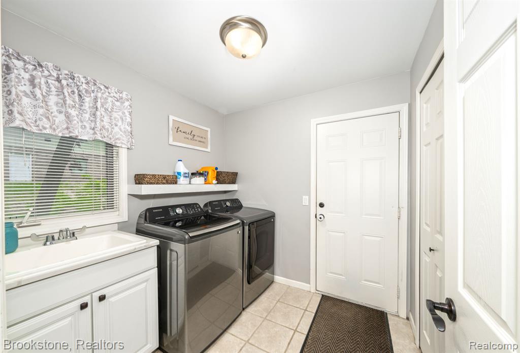 921 OLD HICKORY LANE Lane, Lake Orion, MI 48362 — Photo 30