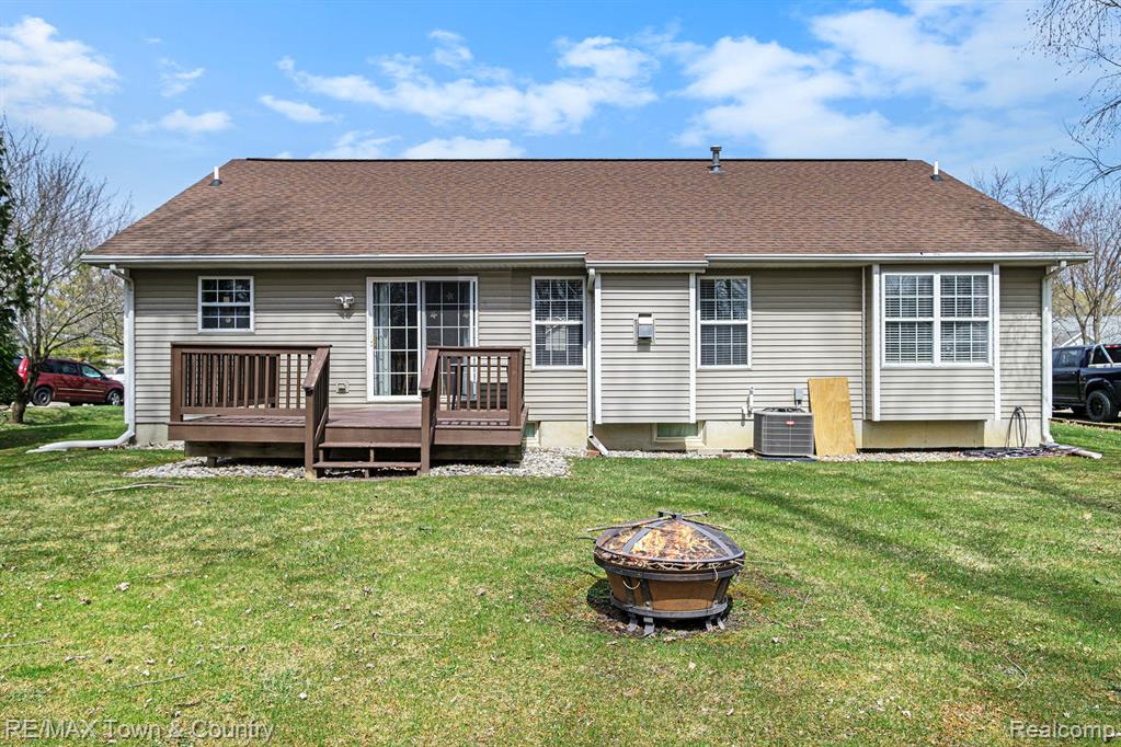 6043 SIPES Lane, Flint, MI 48532 — Photo 2