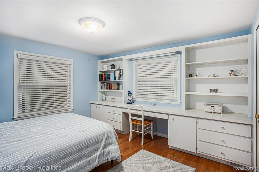 32533 Robinhood Drive, Beverly Hills, MI 48025 — Photo 32