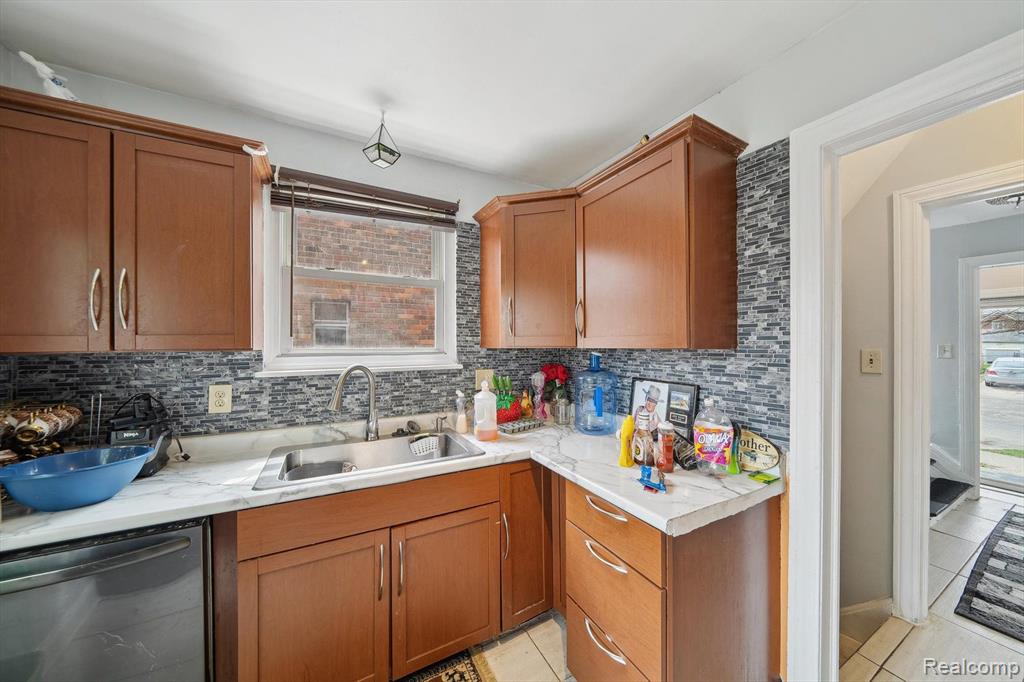 15032 SNOWDEN Street, Detroit, MI 48227 — Photo 8