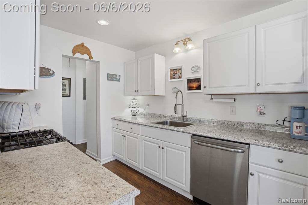 425 W Caroline Street, Fenton, MI 48430 — Photo 7