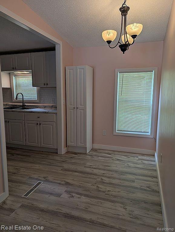 2 Emerald Circle, Whitmore Lake, MI 48189 — Photo 4